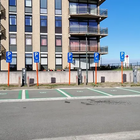 Zee En Apartamento De Panne